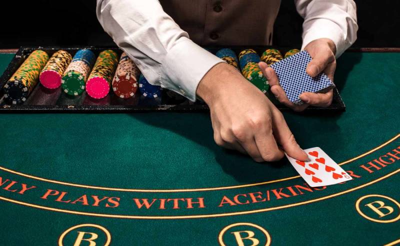 Quy trình chia bài Poker